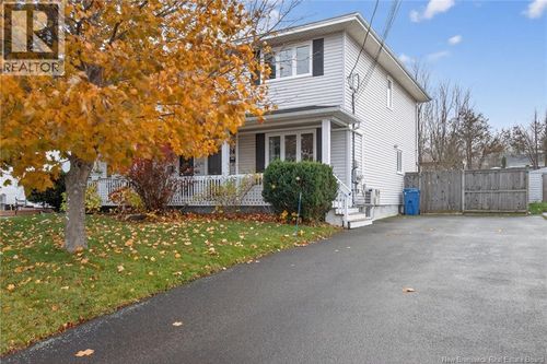 24 Briarlea Dr, Moncton, NB, E1G2E9 | Card Image