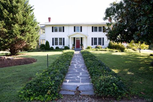 1501 Saxkey Rd, Drakes Branch, VA, 23937-5720 | Card Image