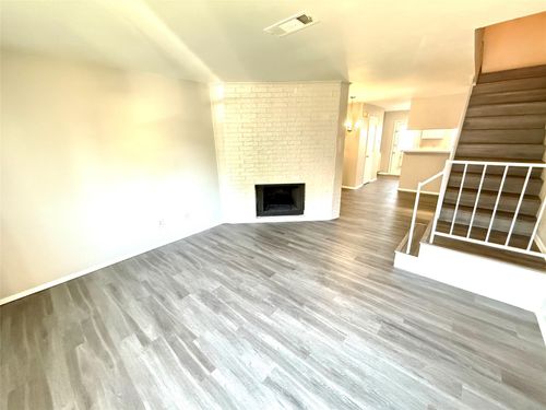 h6-629 Carriagehouse Ln, Garland, TX, 75040-9004 | Card Image