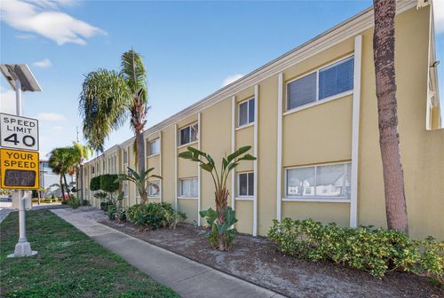 apt-218-3206 W Azeele St, TAMPA, FL, 33609-4907 | Card Image