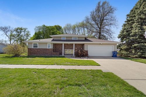 681 N 10th St, David City, NE, 68632-1467 | Card Image