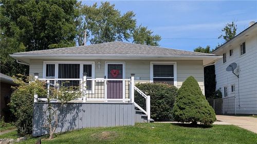 18971 Nitra Ave, Maple Heights, OH, 44137-1606 | Card Image
