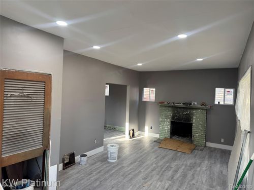 2474 Sturtevant St, Detroit, MI, 48206-1243 | Card Image