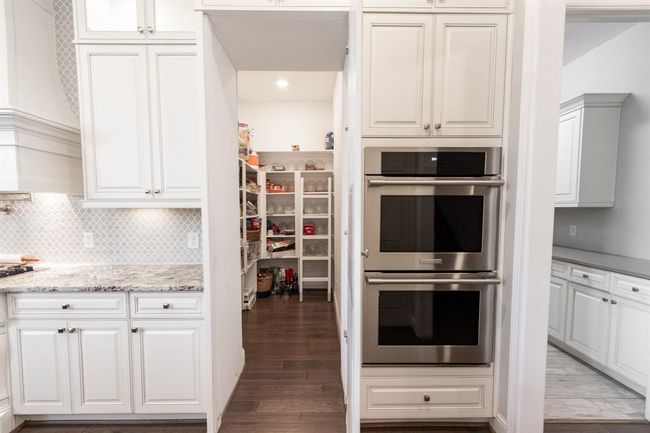 2218 Pleasant Hill Dr, House other with 5 bedrooms, 5 bathrooms and 3 parking in Friendswood TX | Image 9