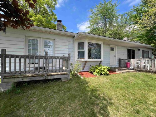 11698 Elm Park Dr, Manitou Beach, MI, 49253-9003 | Card Image