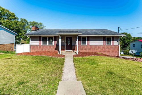 105 Kay St, Morgantown, WV, 26501-8506 | Card Image