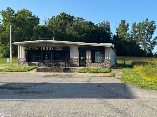 1812 Court Ave, Chariton, IA, 50049-1904 | Card Image