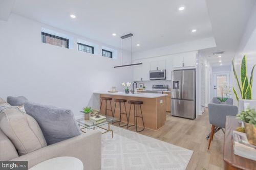 1-1012 17th Pl Ne, WASHINGTON, DC, 20002-7617 | Card Image