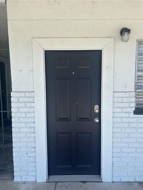 8-707 Rosery Rd Nw, LARGO, FL, 33770-1121 | Card Image