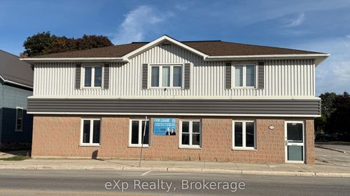 {{alt}} | Card Image