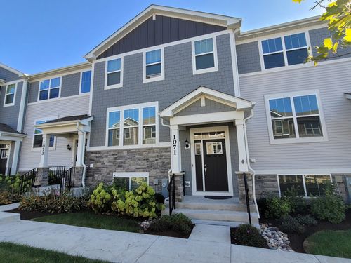 1071 Moraine Dr, South Elgin, IL, 60177-1753 | Card Image