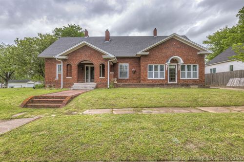 221 W Pecan Street, Coweta, OK, 74429 | Card Image