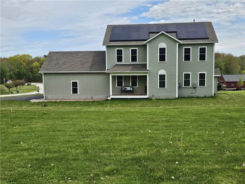 2 Legacy Dr, Moosup, CT, 06354-2223 | Card Image