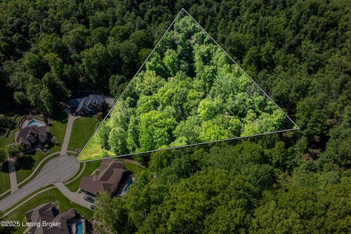 9701 Secretariat Dr, Louisville, KY, 40214-6520 | Card Image