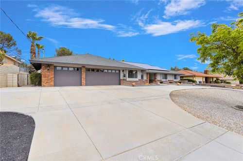 18630 Centennial, Hesperia, CA, 92345 | Card Image