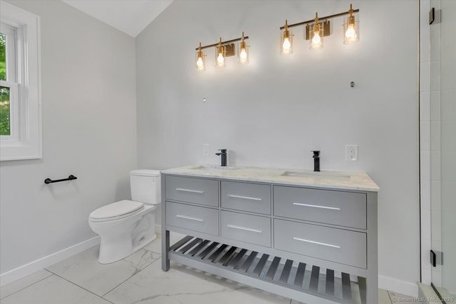 183 Bailey St, House other with 3 bedrooms, 3 bathrooms and 8 parking in Glastonbury CT | Image 24