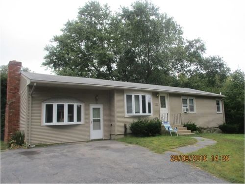 77 Macarthur Blvd, Coventry, RI, 02816-7351 | Card Image