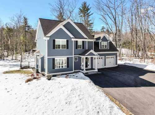 8 Green Road, Raymond, NH, 03077 | Card Image