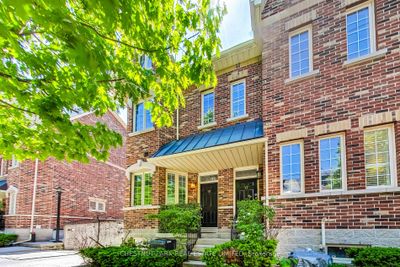 19 Earl St, Condo with 3 bedrooms, 3 bathrooms and 1 parking in Toronto ON | Image 1