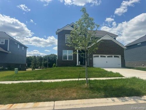 2882 Trillium Hills Dr, Commerce Township, MI, 48382-2285 | Card Image