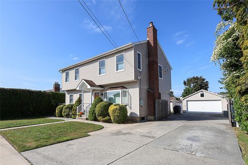 115 Myers Ave, Hicksville, NY, 11801-2364 | Card Image