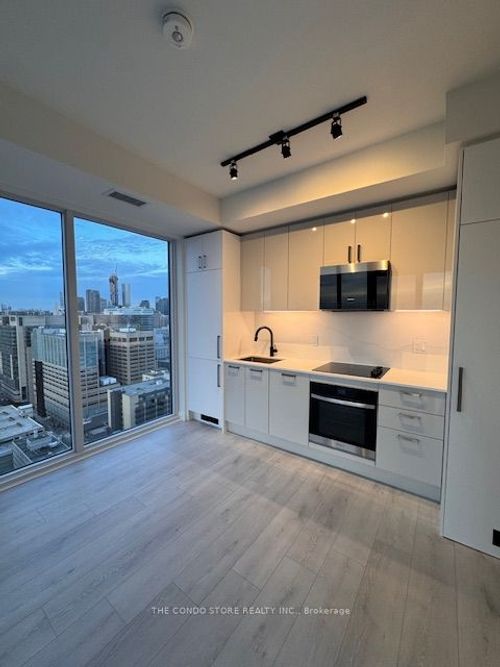 lp02-280 Dundas St W, Toronto, ON, M5T0E3 | Card Image