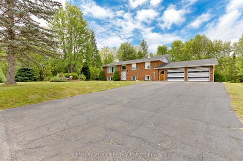 18 Biesenthal Rd, Petawawa, ON, K8H2Y9 | Card Image