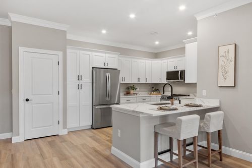 103-10100 S Willow St, Manchester, NH, 03103-2390 | Card Image