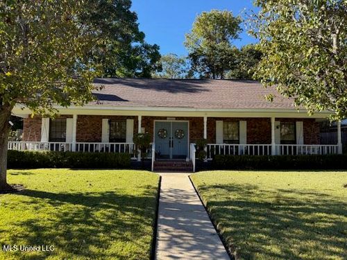 10 Pecan Way, Natchez, MS, 39120-4616 | Card Image