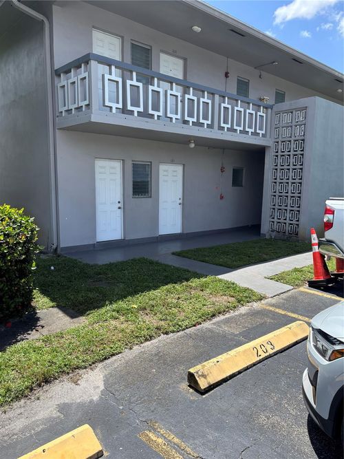 apt-101-6720 Arbor Dr, Miramar, FL, 33023-4864 | Card Image