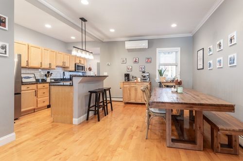 apt-1-261 W 5th St, Boston, MA, 02127-4644 | Card Image