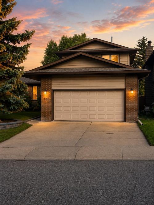 160 Hawkwood Way Nw, Calgary, AB, T3G1X4 | Card Image