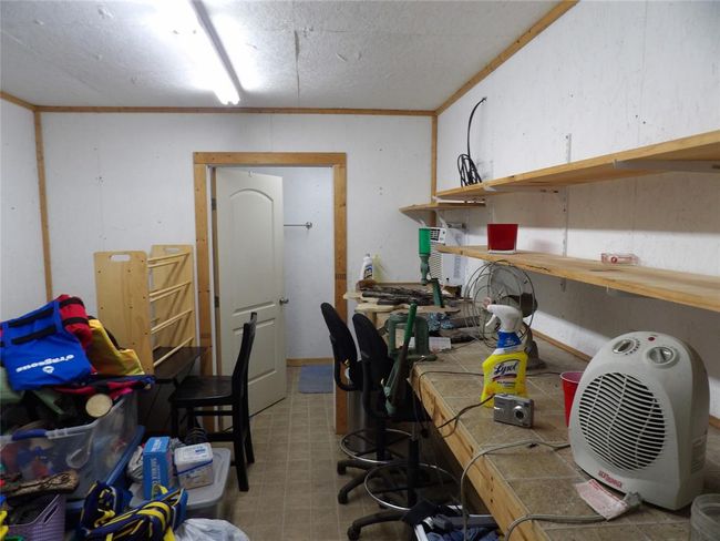 SHOP ROOM/BATHROOM | Image 23