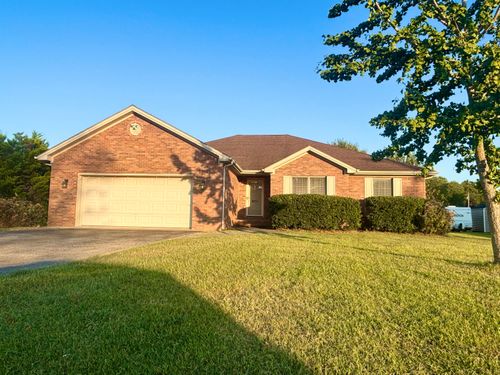 614 Ashbury Cir, Hopkinsville, KY, 42240-5286 | Card Image