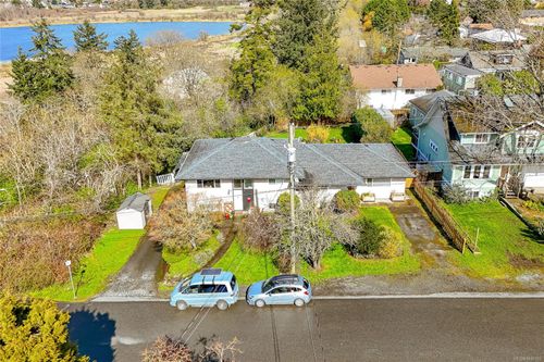 820-822 Leslie Dr, Saanich, BC, V8X2Y4 | Card Image