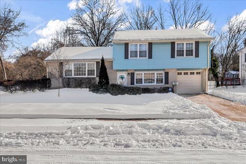 2036 Floral Dr, WILMINGTON, DE, 19810-3878 | Card Image