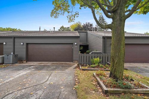 33 Webster Heights Drive, ALLOUEZ, WI, 54301 | Card Image
