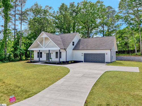 208 Pinehaven St, Laurens, SC, 29360-2636 | Card Image