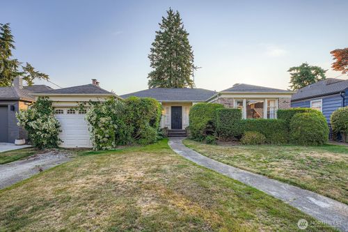 3041 52nd Ave Sw, Seattle, WA, 98116-2922 | Card Image