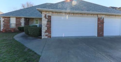 920 N Travis Avenue, Other MO, MO, 65738 | Card Image