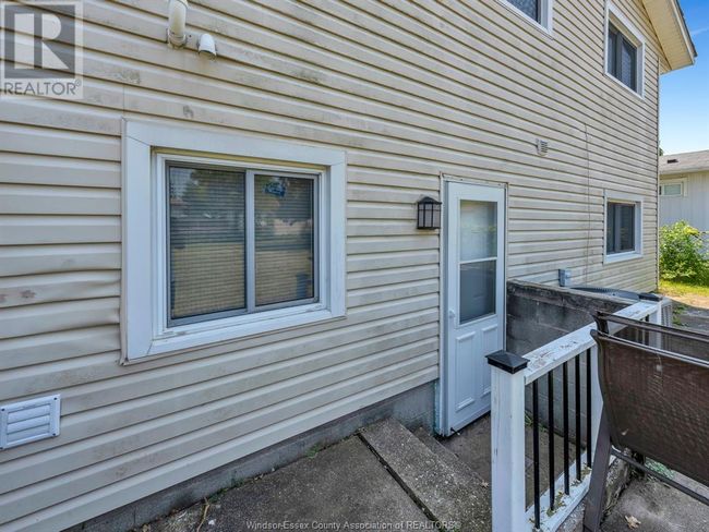 10670 Lambeth Rd, House other with 3 bedrooms, 2 bathrooms and null parking in Windsor ON | Image 7