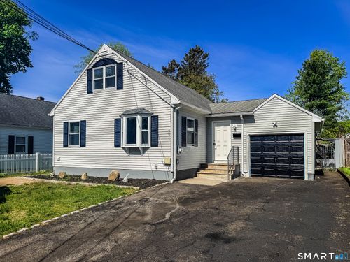 891 Evers Street Ext, Bridgeport, CT, 06610-1216 | Card Image