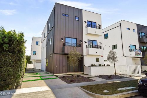 10908 Hesby St, North Hollywood, CA, 91601-4665 | Card Image