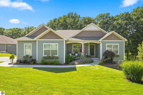 3173 Lake Meadows Cir, Traverse City, MI, 49685-9781 | Card Image