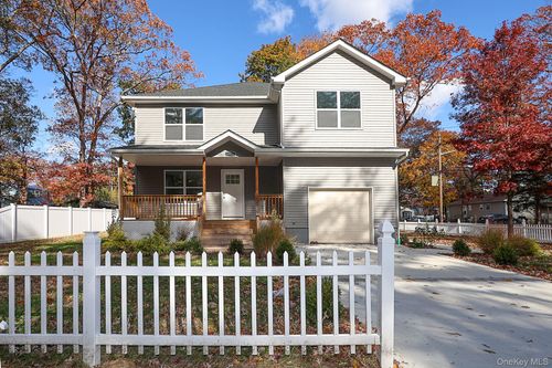 245 New Ave, Wyandanch, NY, 11798-4320 | Card Image