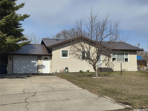 ne-249 Sixth Street Ne, Wadena, SK, S0A4J0 | Card Image