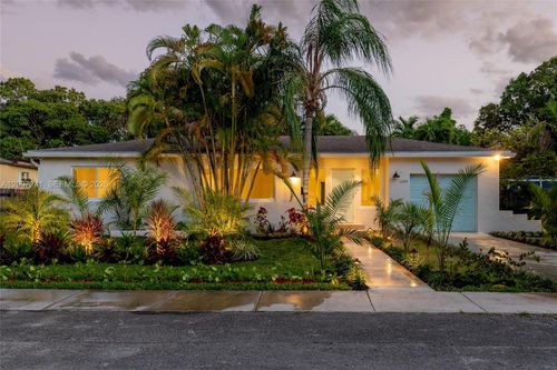1250 Ne 133rd St, North Miami, FL, 33161-4341 | Card Image