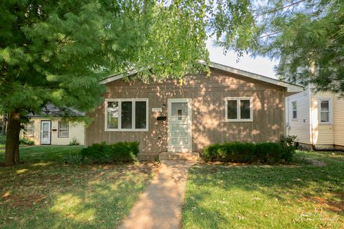 2923 Ezra Ave, Zion, IL, 60099-3122 | Card Image