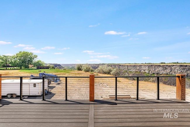 View of wooden terrace | Image 38