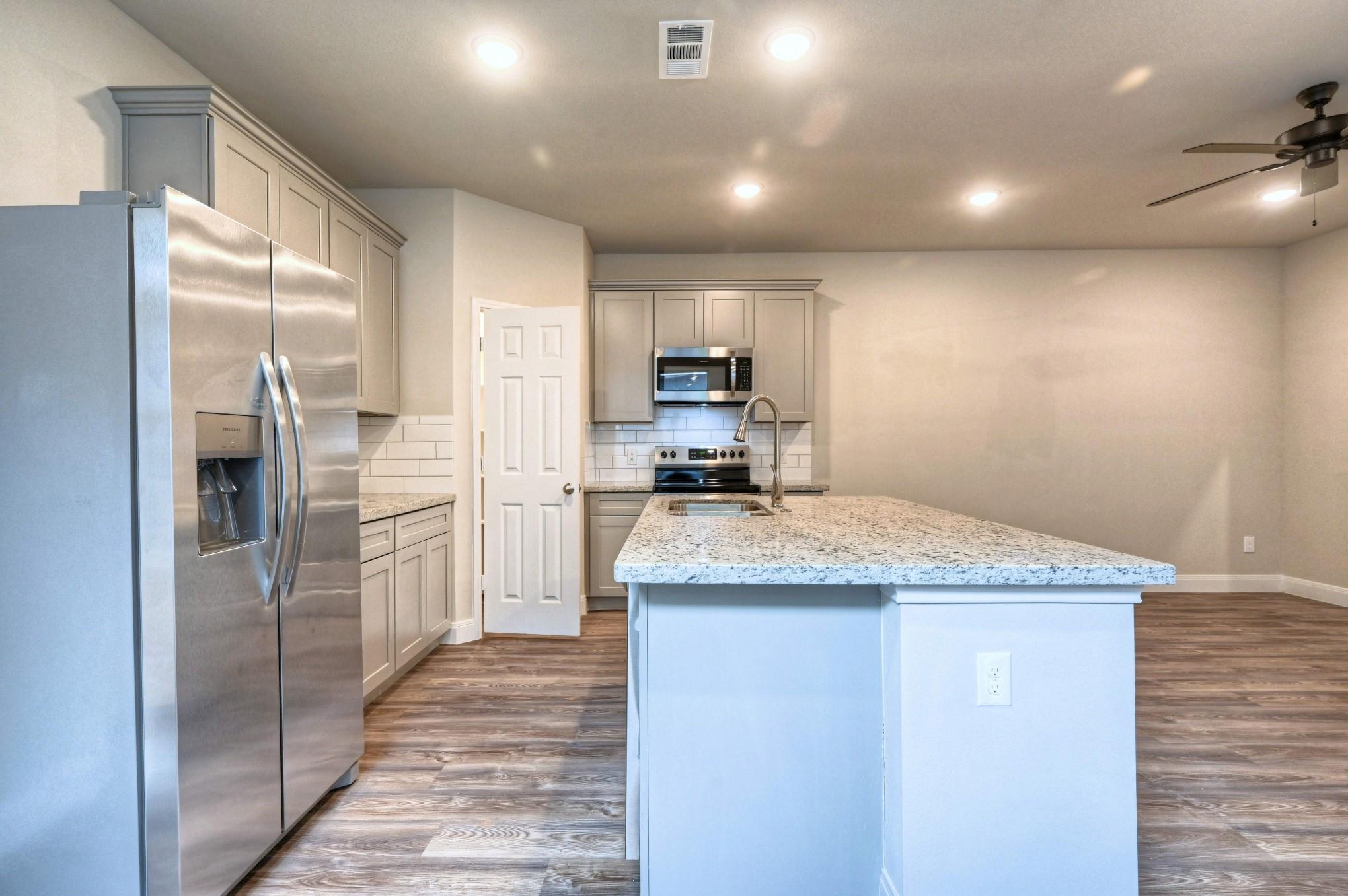 Residential Lease in Willis 3